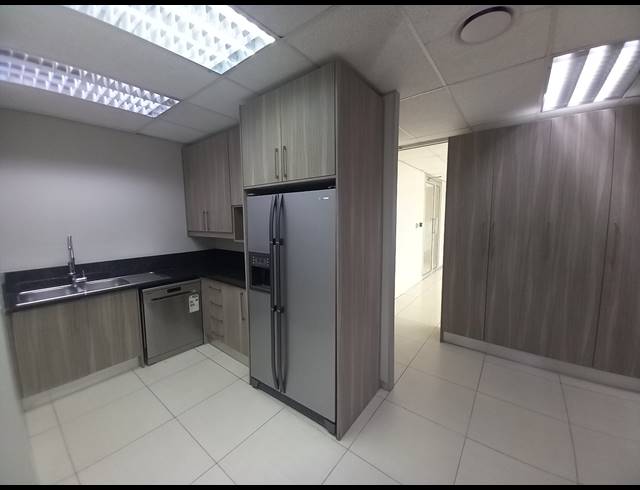 554M² OFFICE TO LET IN BRYANSTON